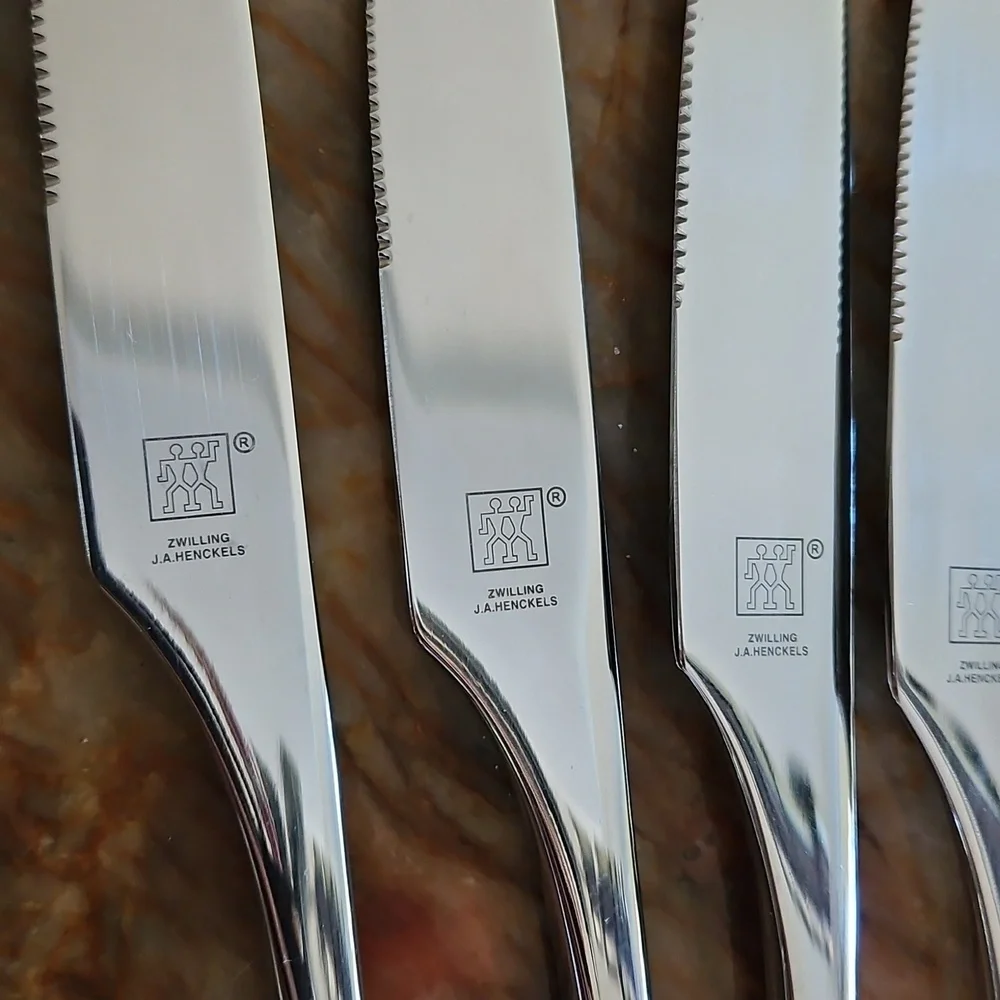 Zwilling J.A. Henckels Bellasera 18/10 stainless steel dinner Knives Set of 4